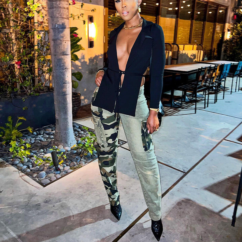 Jeans coupe camouflage couleur contrastée