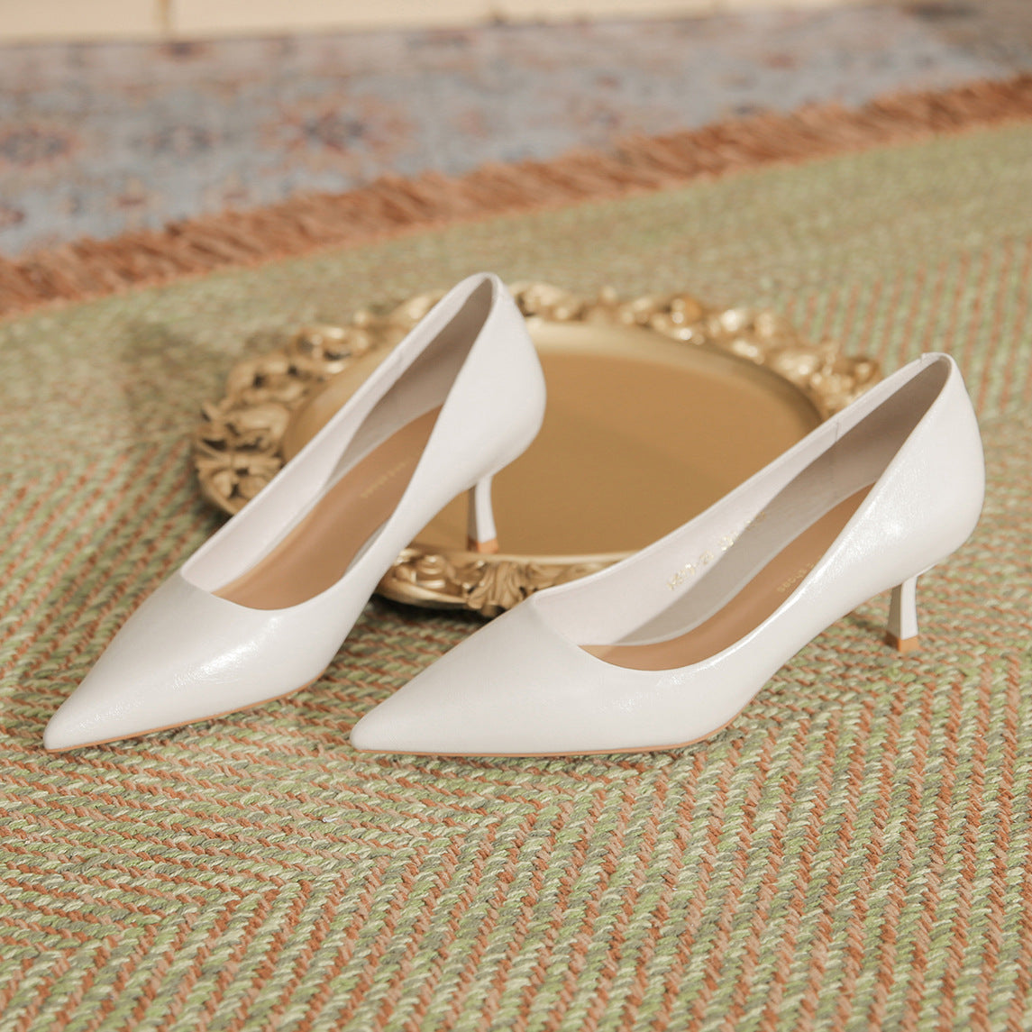 Damen Farbige High Heels aus Lackleder mit spitzen Stilettoabsätzen