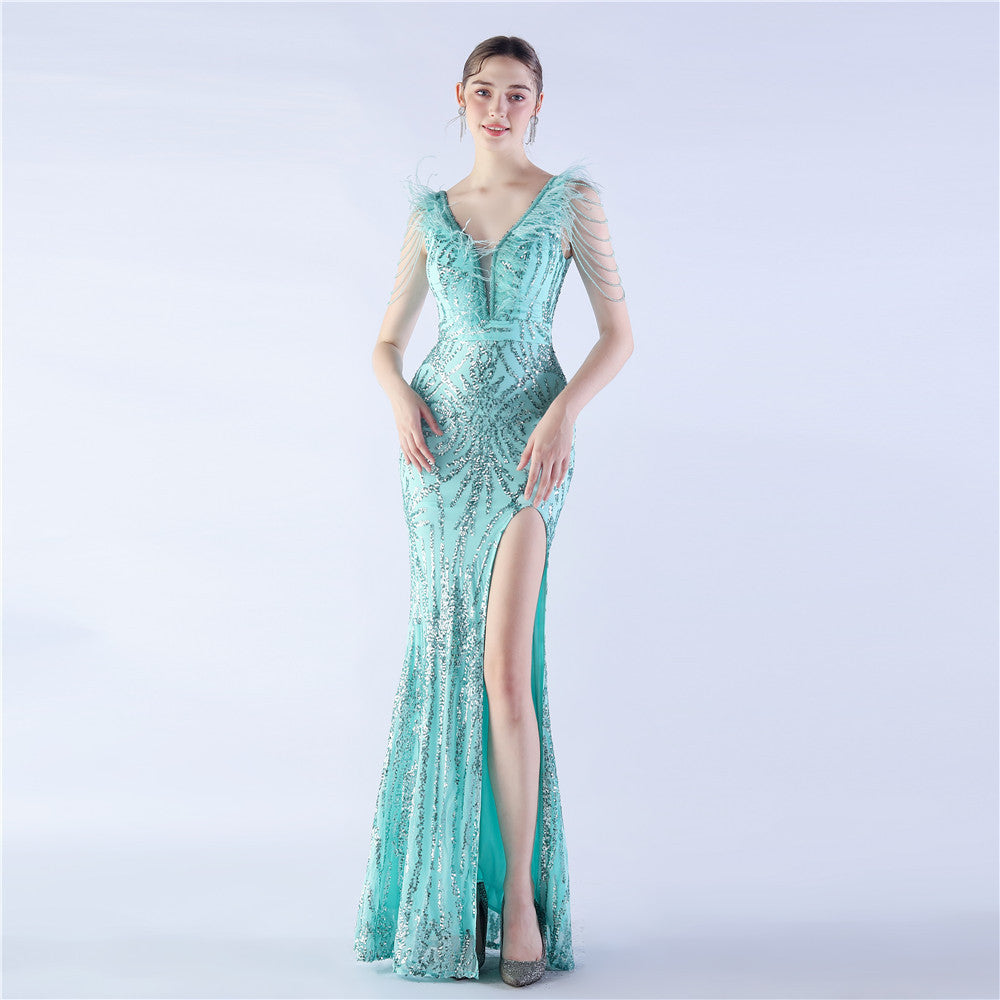 Robe de soirée longue à paillettes et plumes d'autruche de Heavy Industry