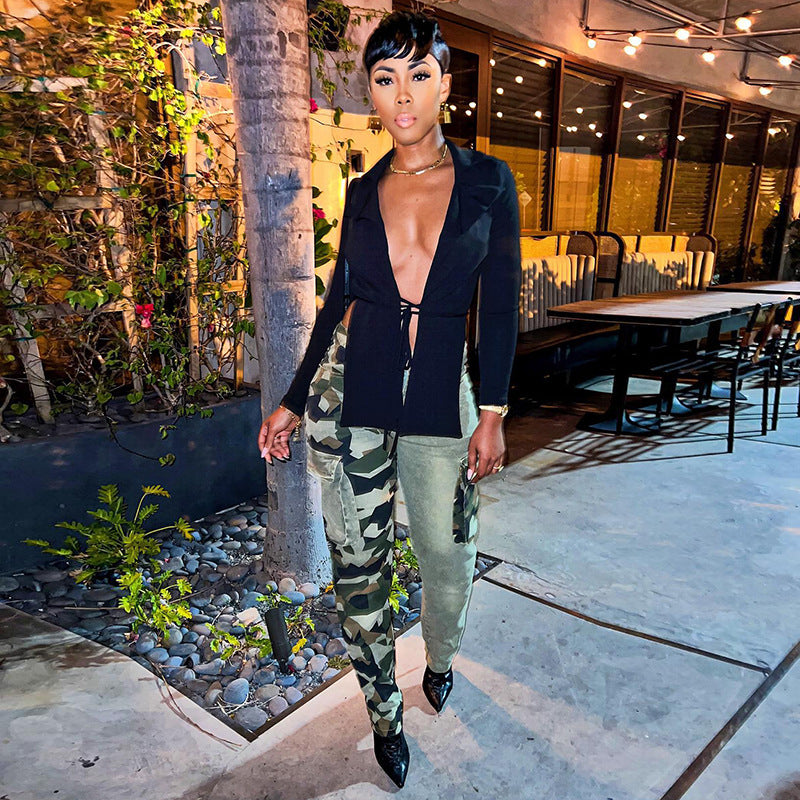 Jeans coupe camouflage couleur contrastée