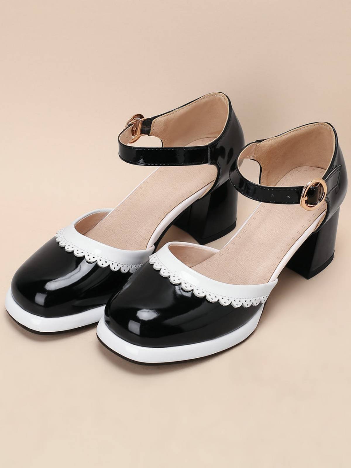 Retro High Heels mit Knöchelriemen