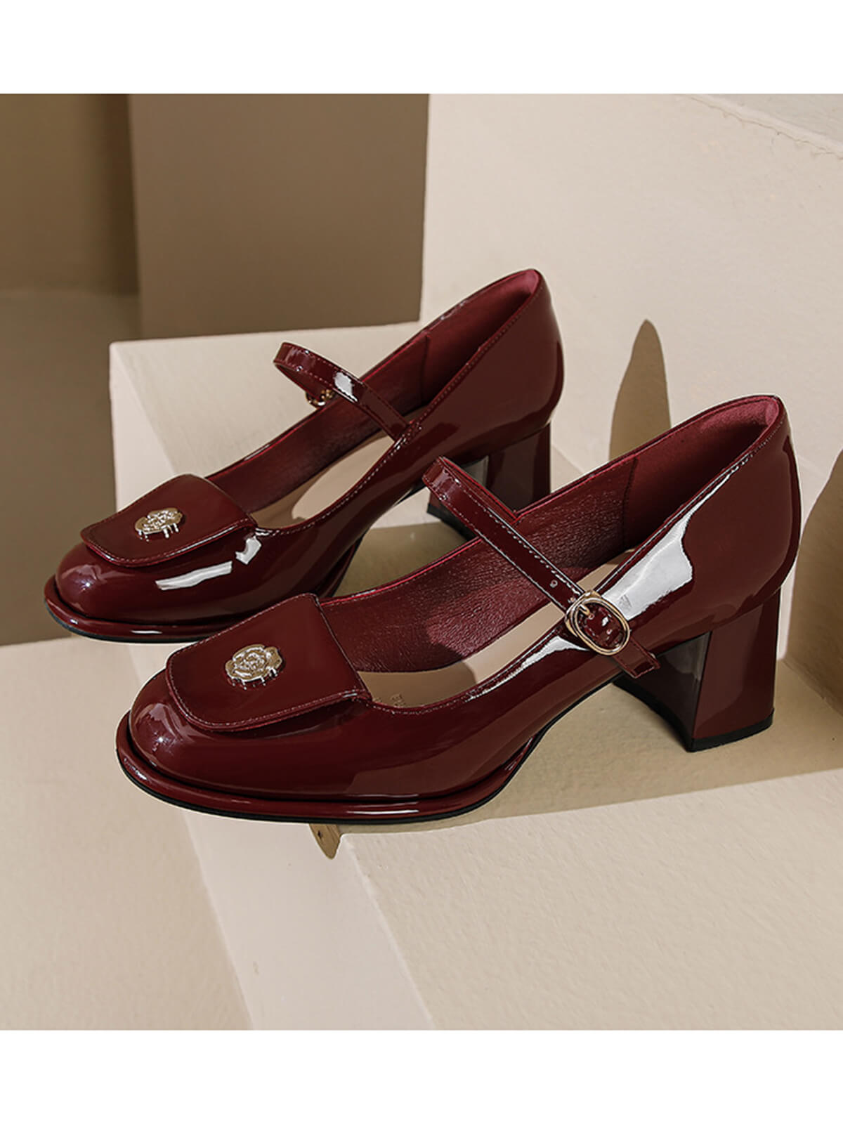 Chaussures Mary Jane à talons épais en cuir verni