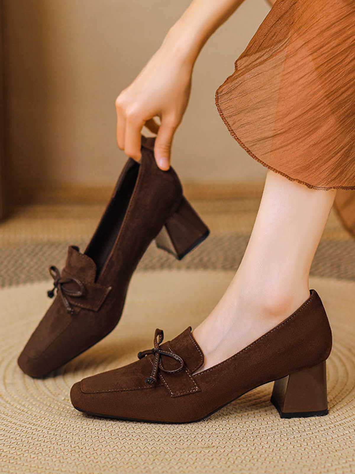 Chaussures à talons hauts rétro à bout carré et nœud