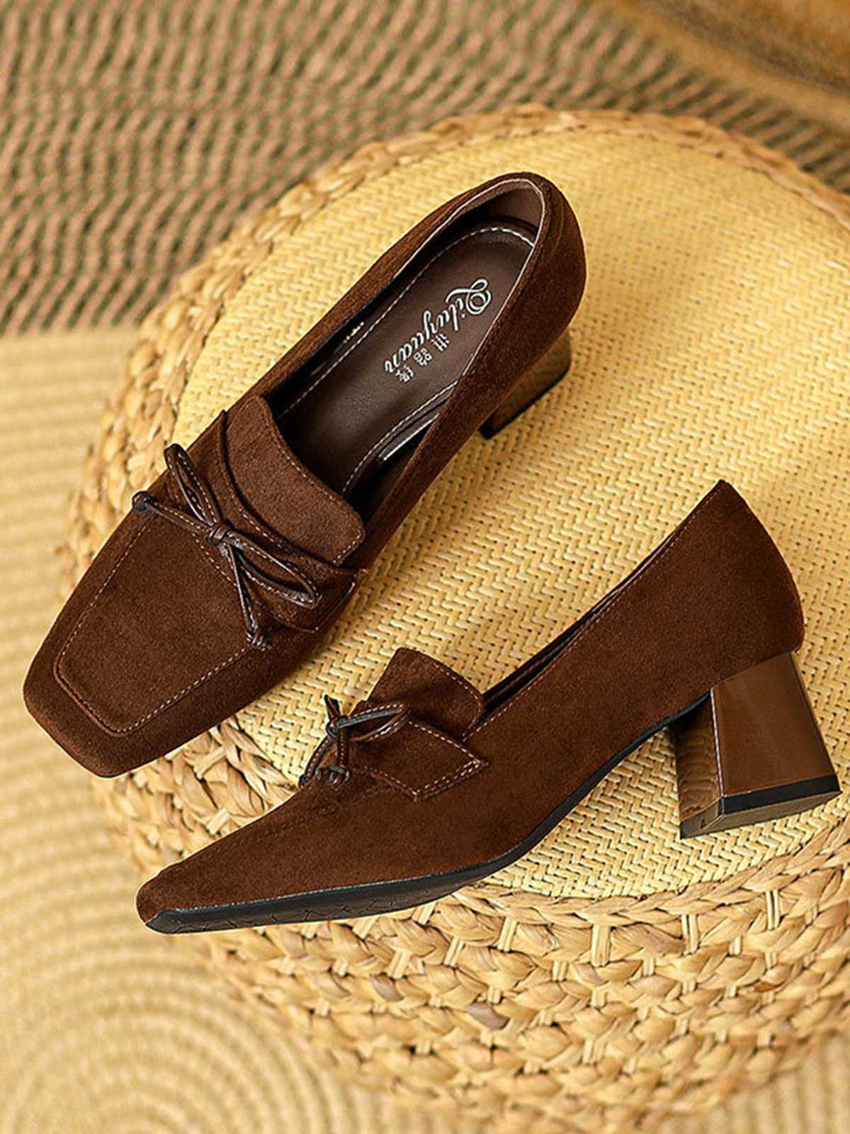 Chaussures à talons hauts rétro à bout carré et nœud