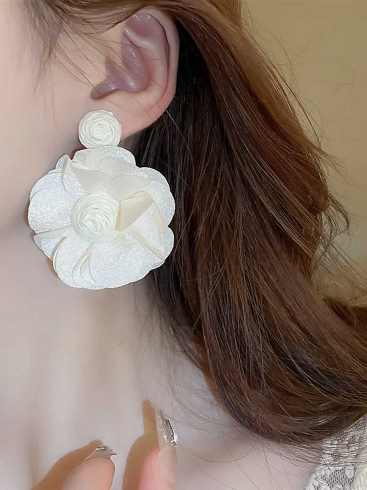 Retro Mesh 3D Blumen Ohrringe