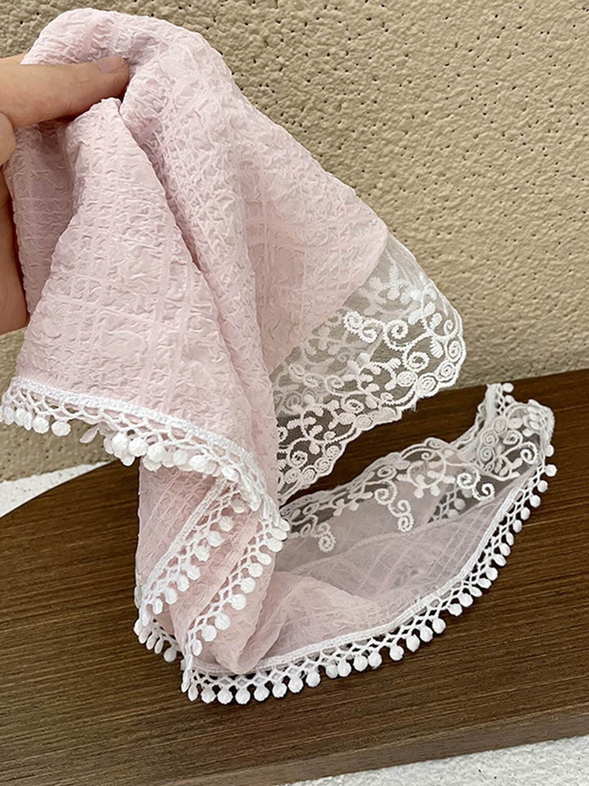 Élastique à cheveux en dentelle triangulaire rose rétro