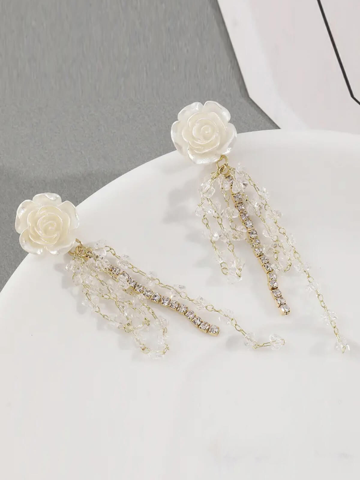 Weiße Rose Strass Quaste Ohrringe
