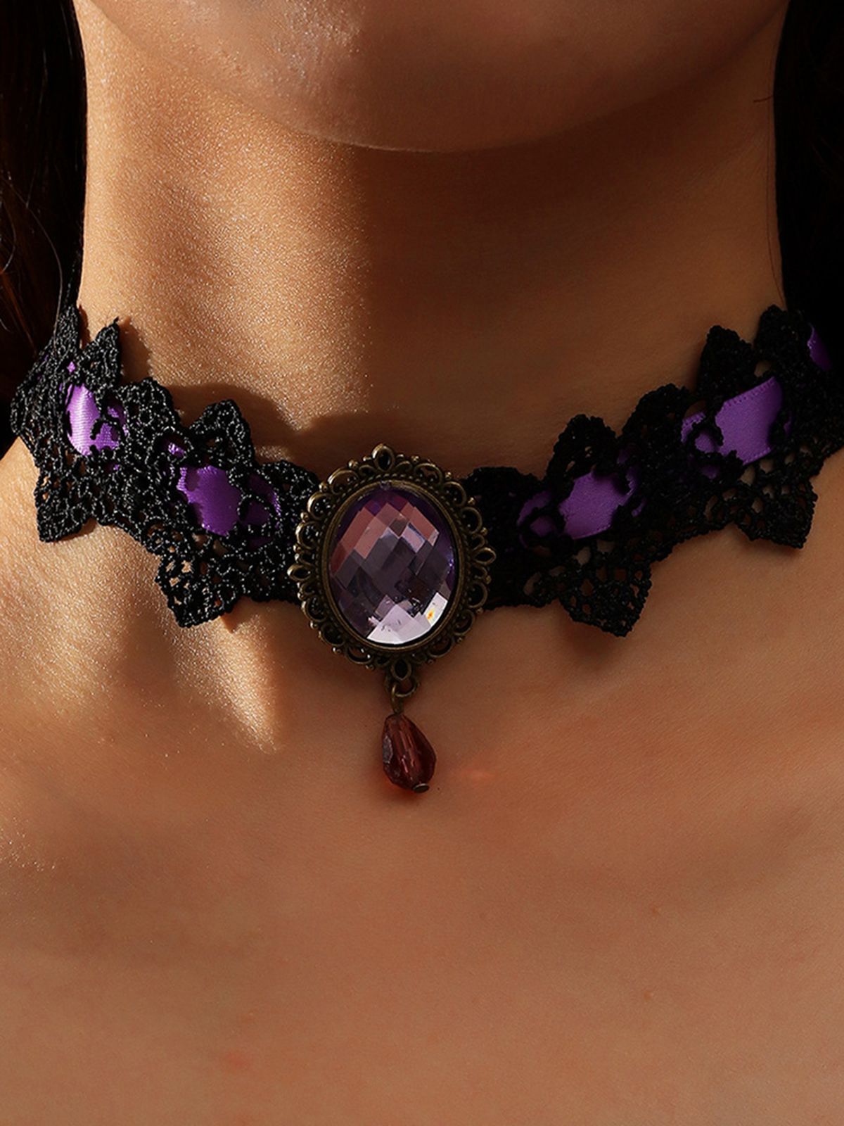 Lila Retro Halloween Spitzenkette
