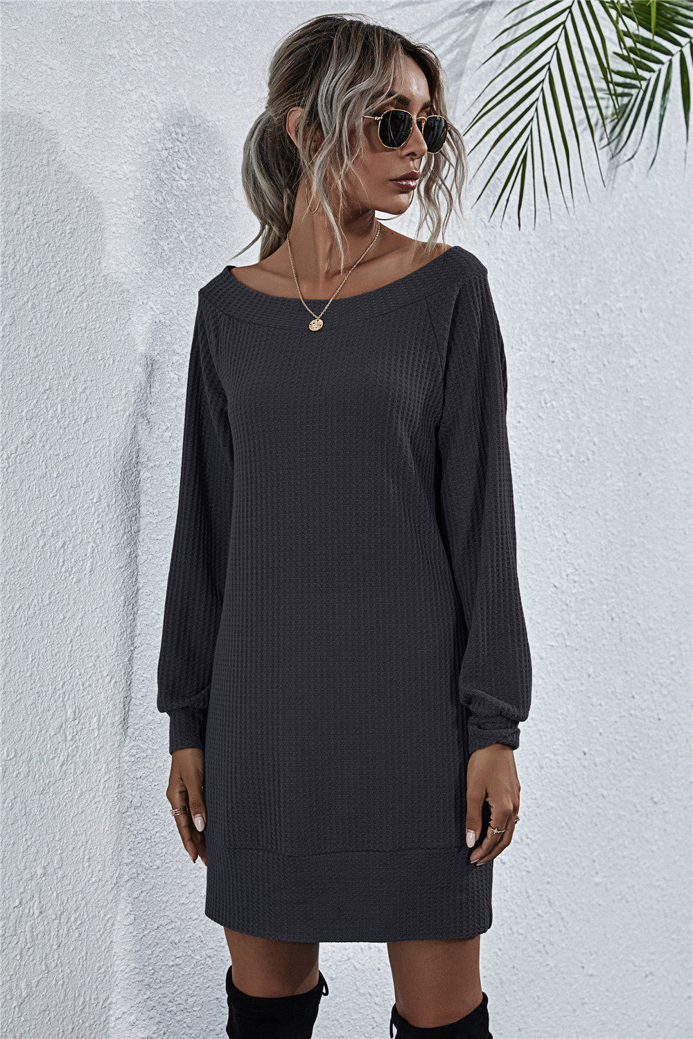 Mini-robe à col bateau en maille gaufrée