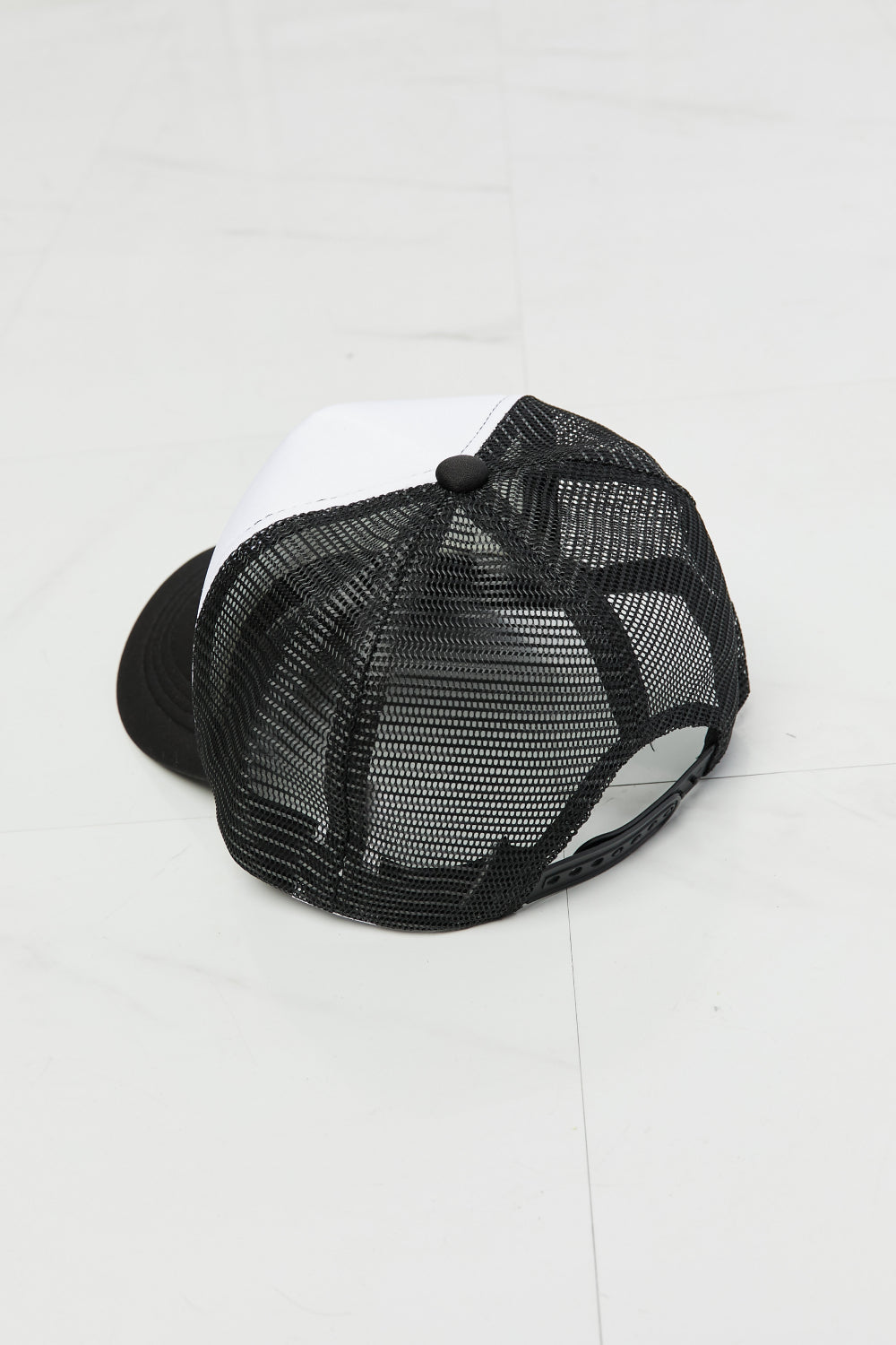 Fame Falling You Trucker Hat in Black