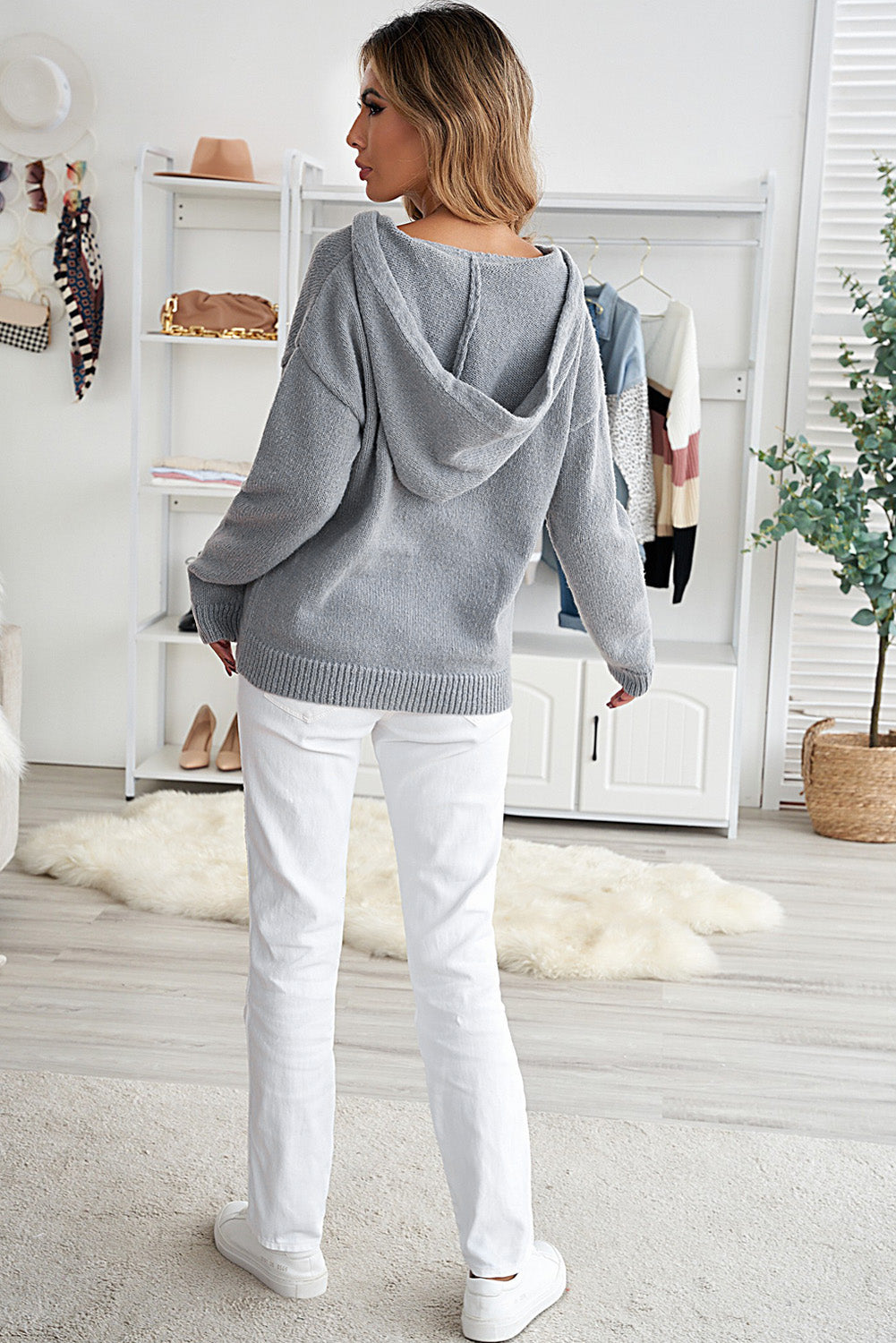 Strickhoodie mit Spitzenbesatz, halbhohem Knopf und Kordelzug