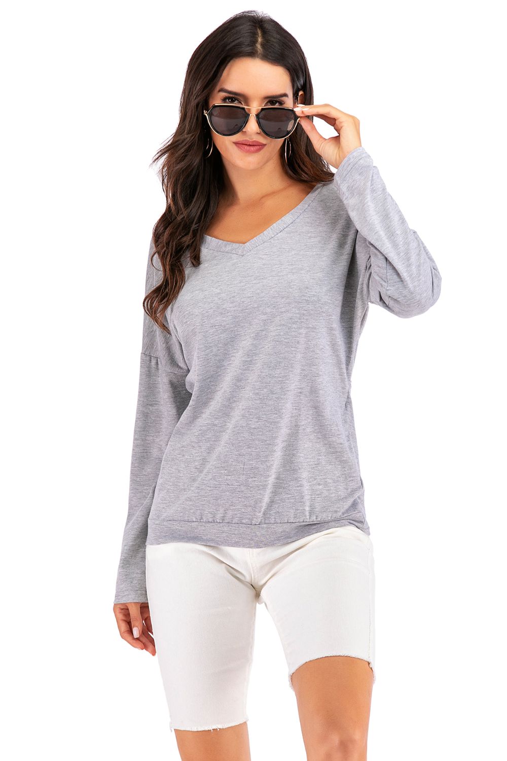 Sweatshirt mit V-Ausschnitt, überschnittenen Schultern und offenem Rücken