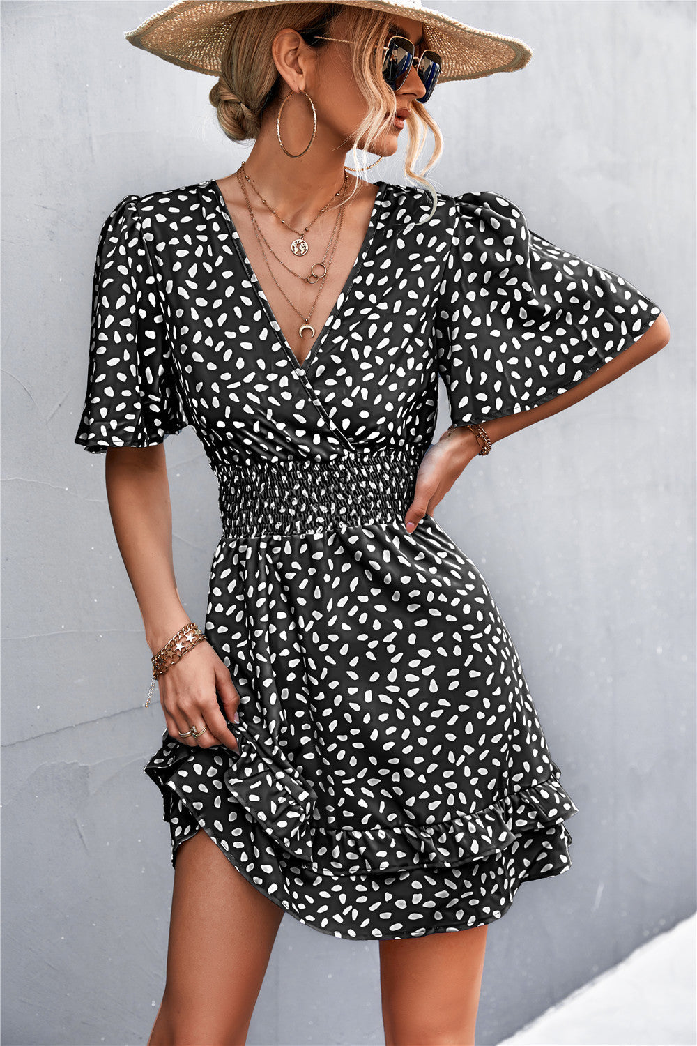Robe à volants superposés à taille froncée et imprimée