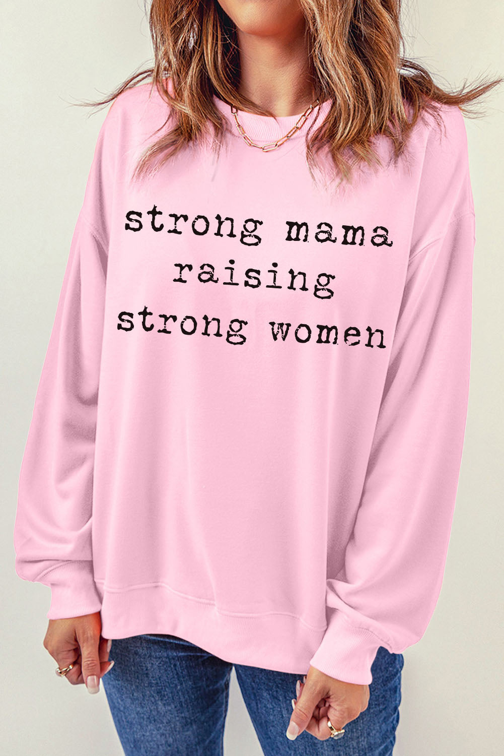 Sweatshirt mit Aufschrift „Strong Mama Raising Strong“