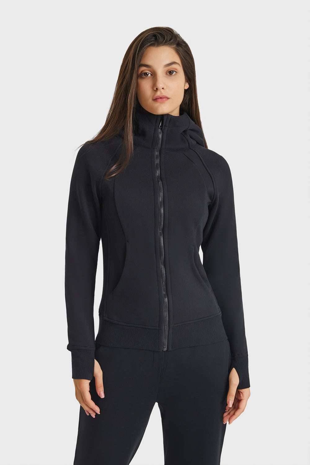 Veste de sport à capuche avec coutures zippées