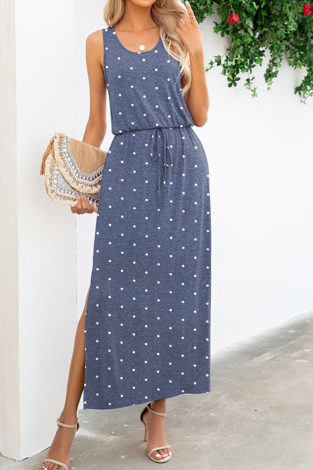 Robe imprimée sans manches à col rond et fente