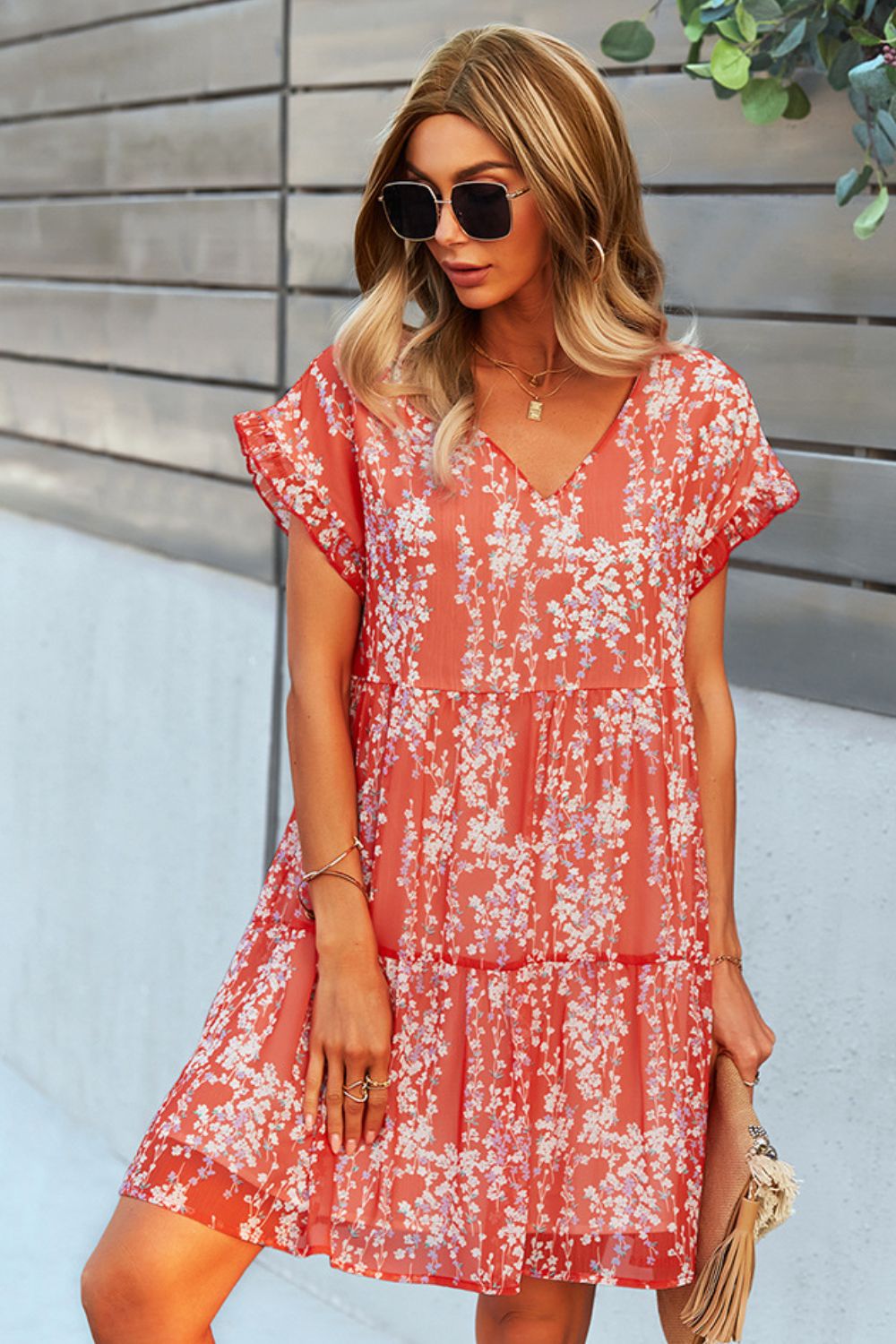 Robe imprimée à col en V et manches courtes à volants