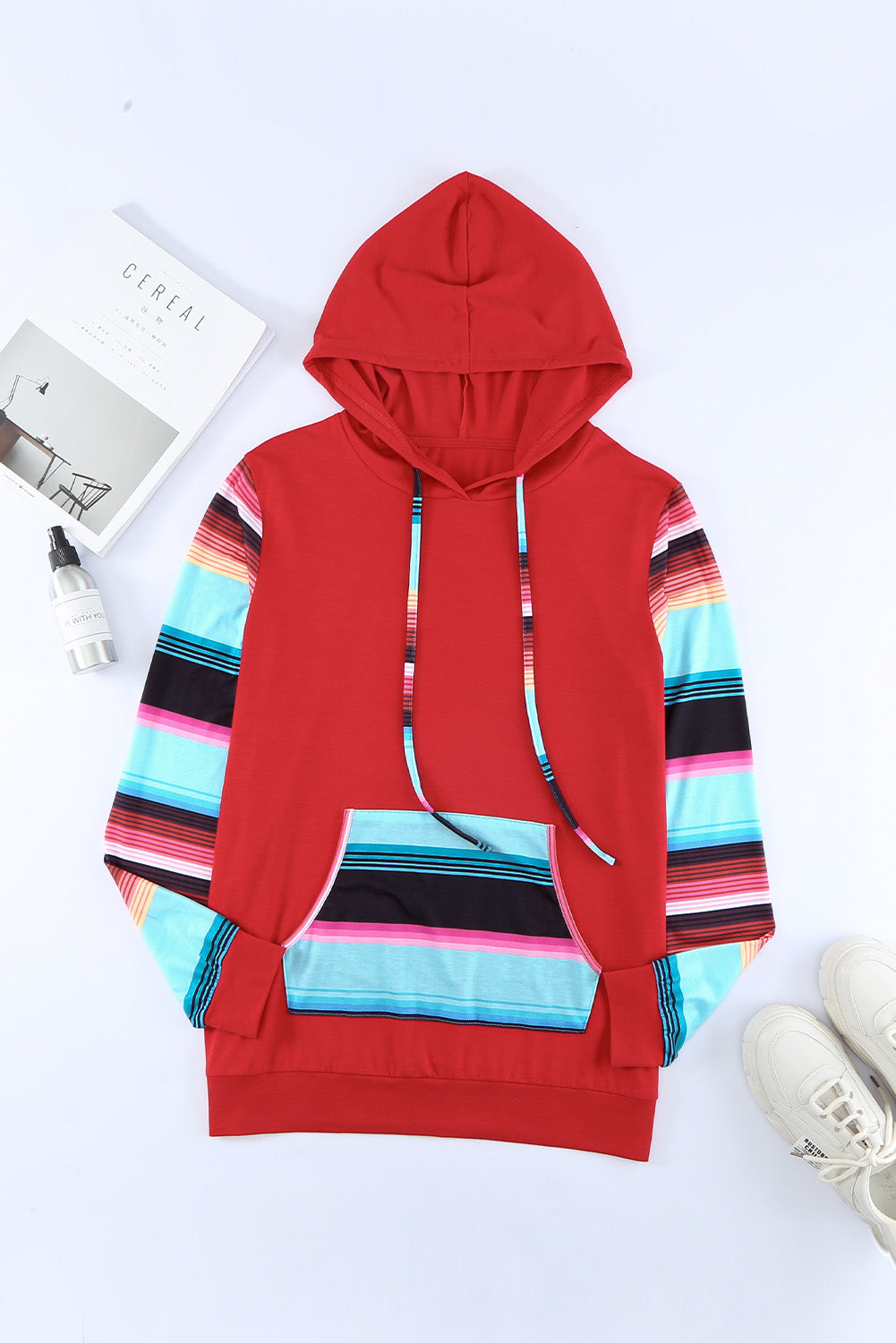 Gestreifter Hoodie mit Kordelzug und Kängurutasche