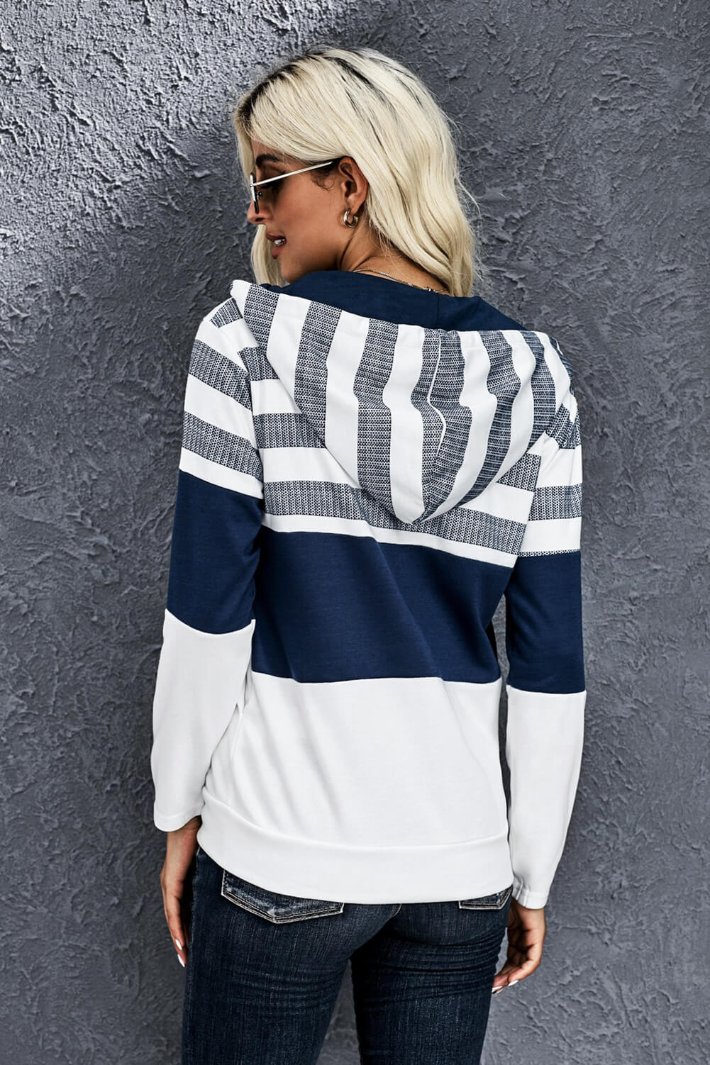 Kapuzenjacke mit Farbblockdesign, Kordelzug und Reißverschluss