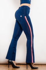 Bootcut-Jeans mit seitlichen Streifen und Knöpfen