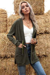 Strickjacke mit offener Vorderseite und Schlitz