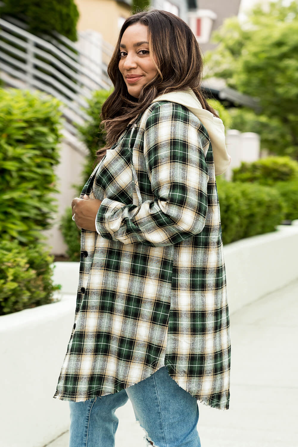 Chemise boutonnée à carreaux grande taille avec ourlet incurvé