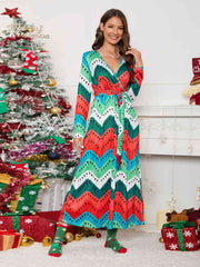 Robe à col surplis, manches longues et ceinture nouée