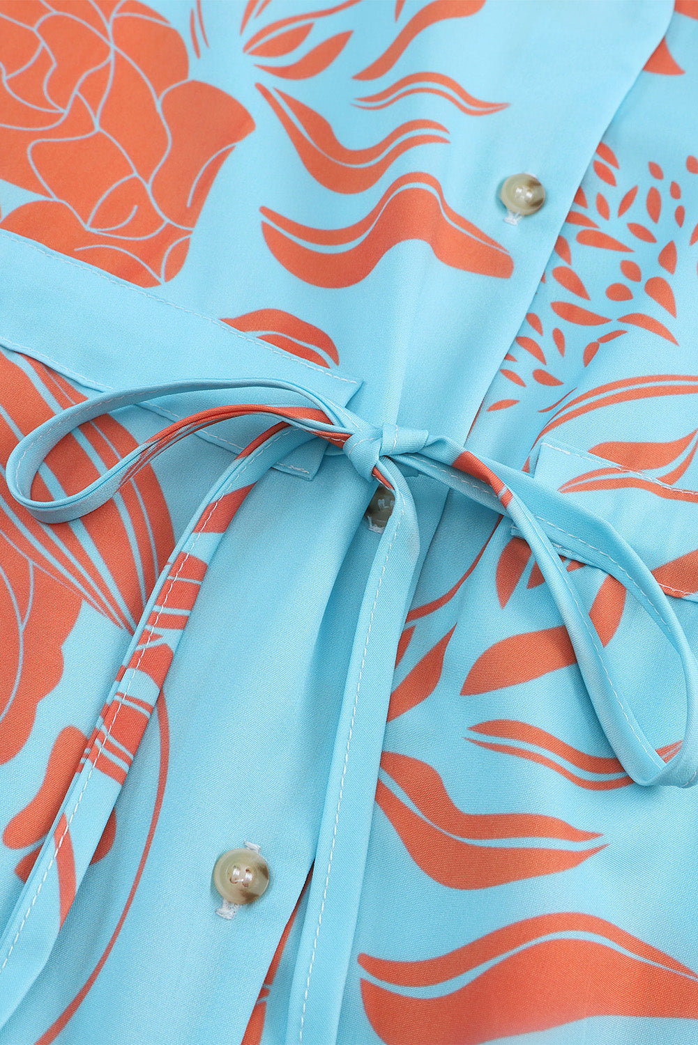 Robe imprimée à col en V et cordon de serrage à la taille