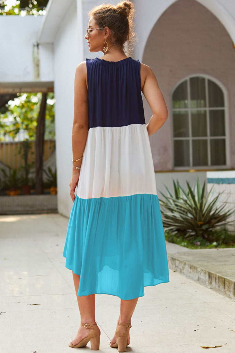 Robe sans manches à col haut et blocs de couleurs