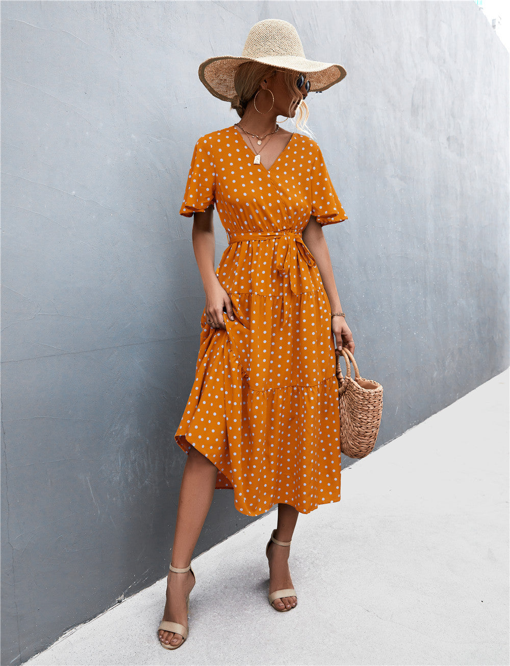 Robe imprimée à col en V et manches flottantes avec ceinture