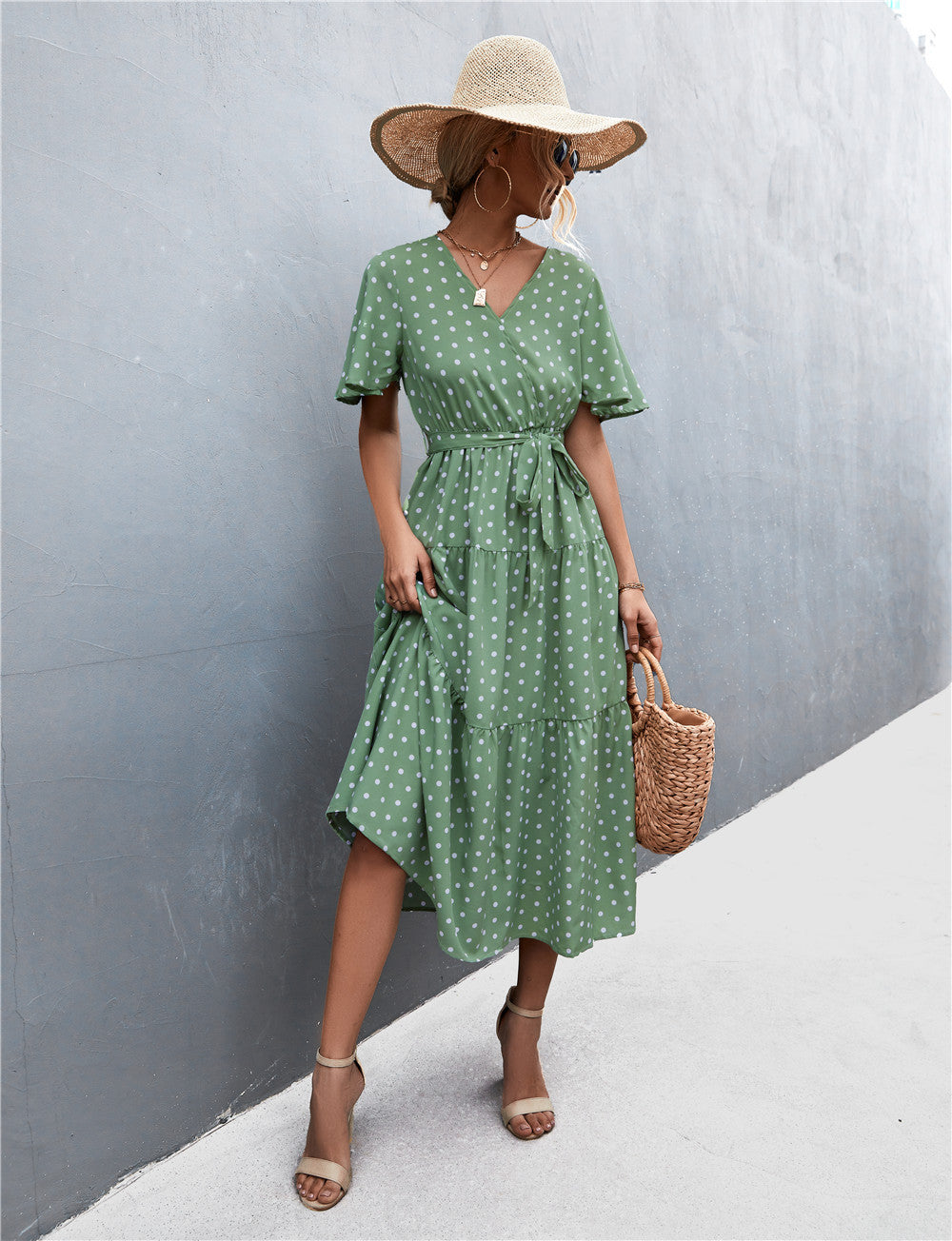 Robe imprimée à col en V et manches flottantes avec ceinture