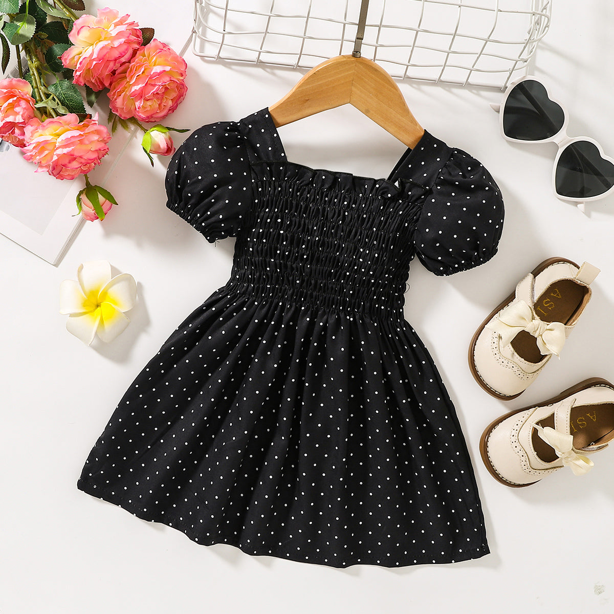 Robe smockée imprimée à col carré