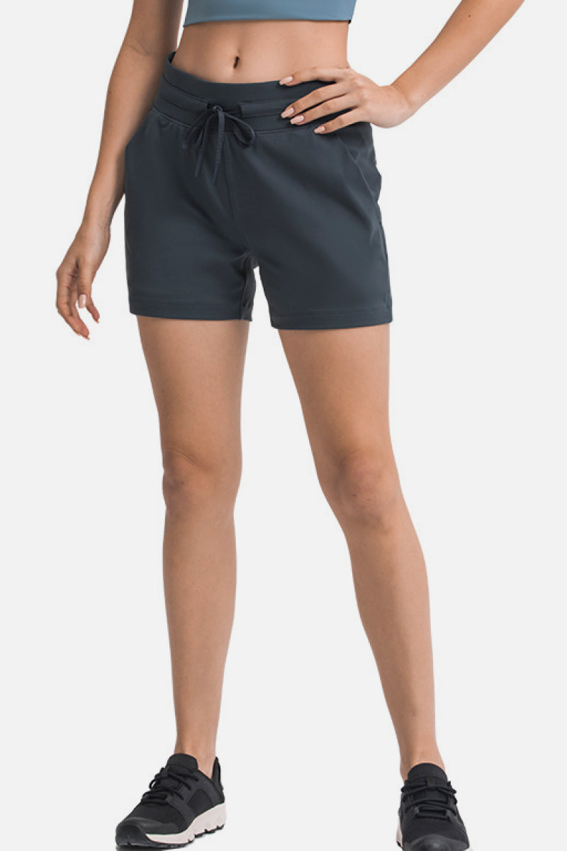 Aktive Shorts mit Taillenschnürung