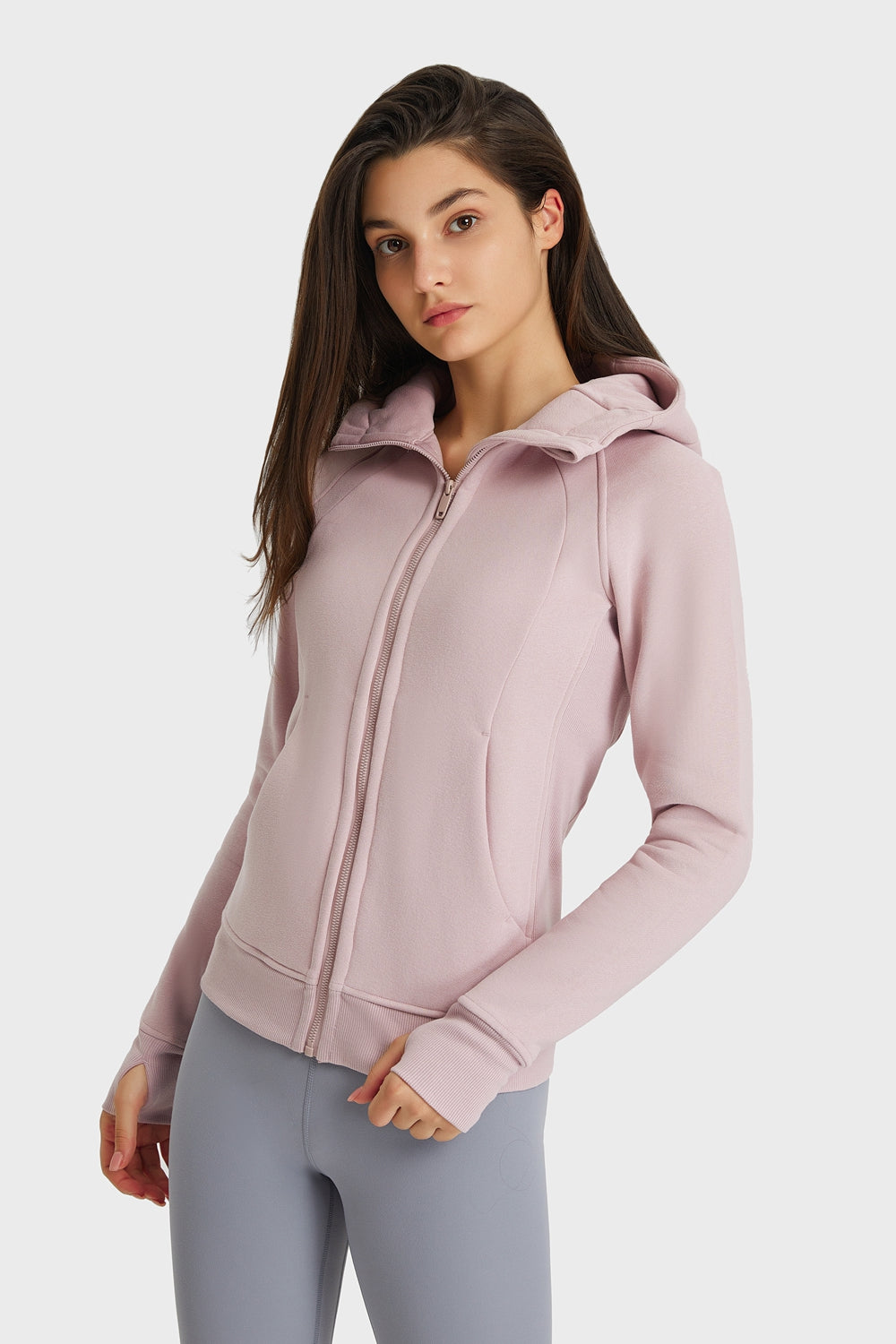 Veste de sport à capuche avec coutures zippées