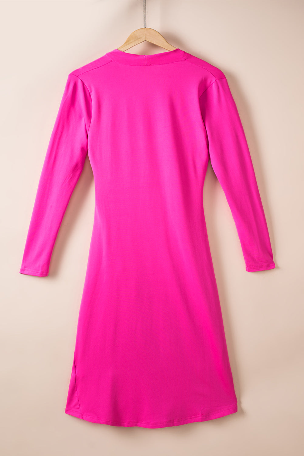 Robe à col en V et ourlet tulipe froncé