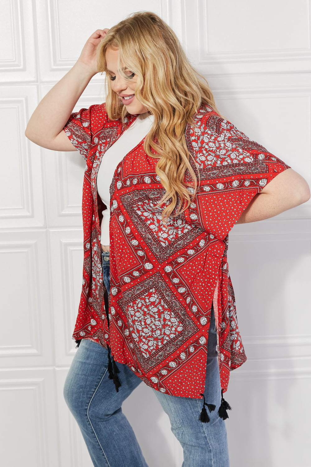 Justin Taylor – Paisley-Kimono in Rot