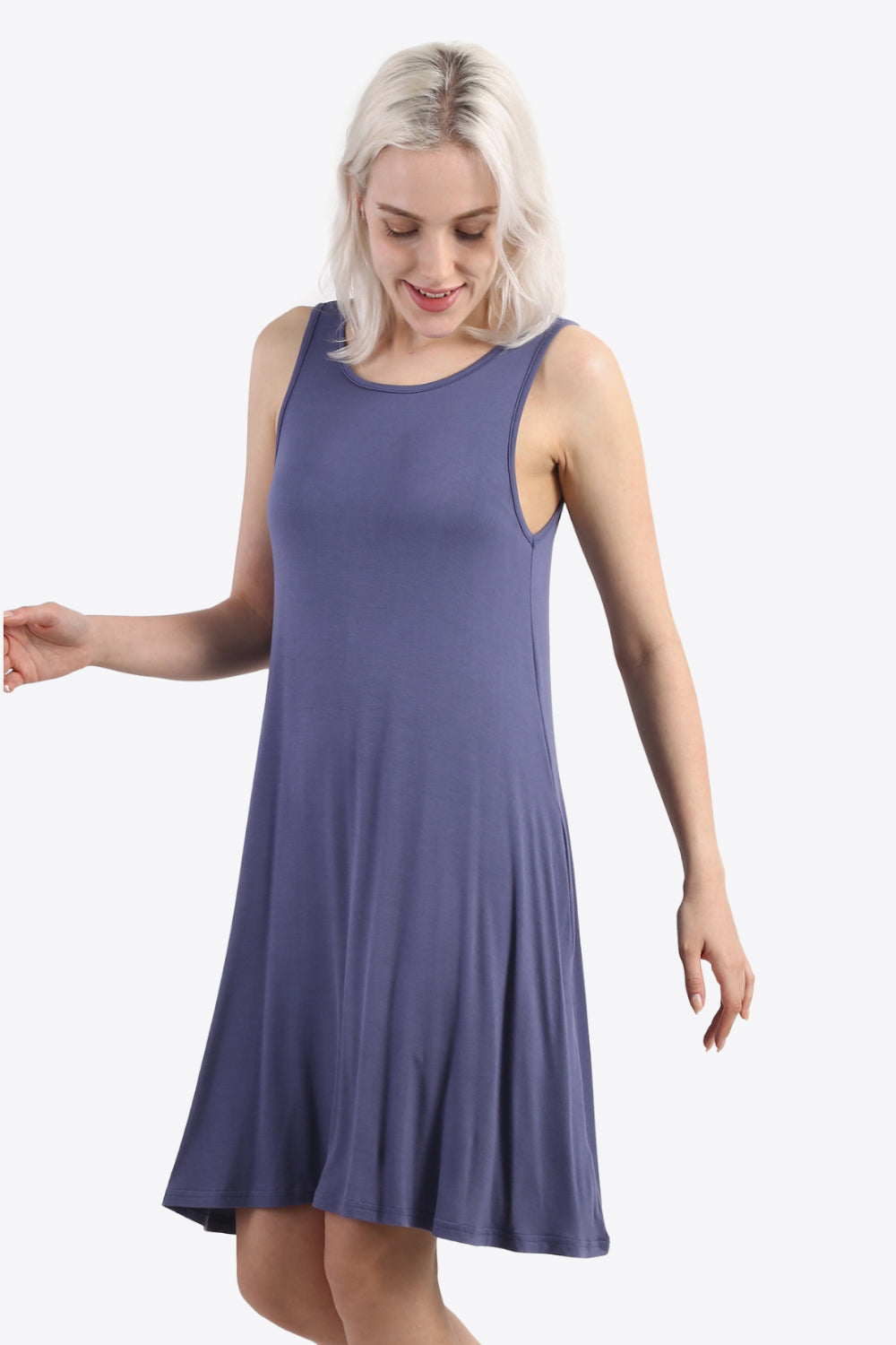 Robe sans manches à encolure dégagée et poches