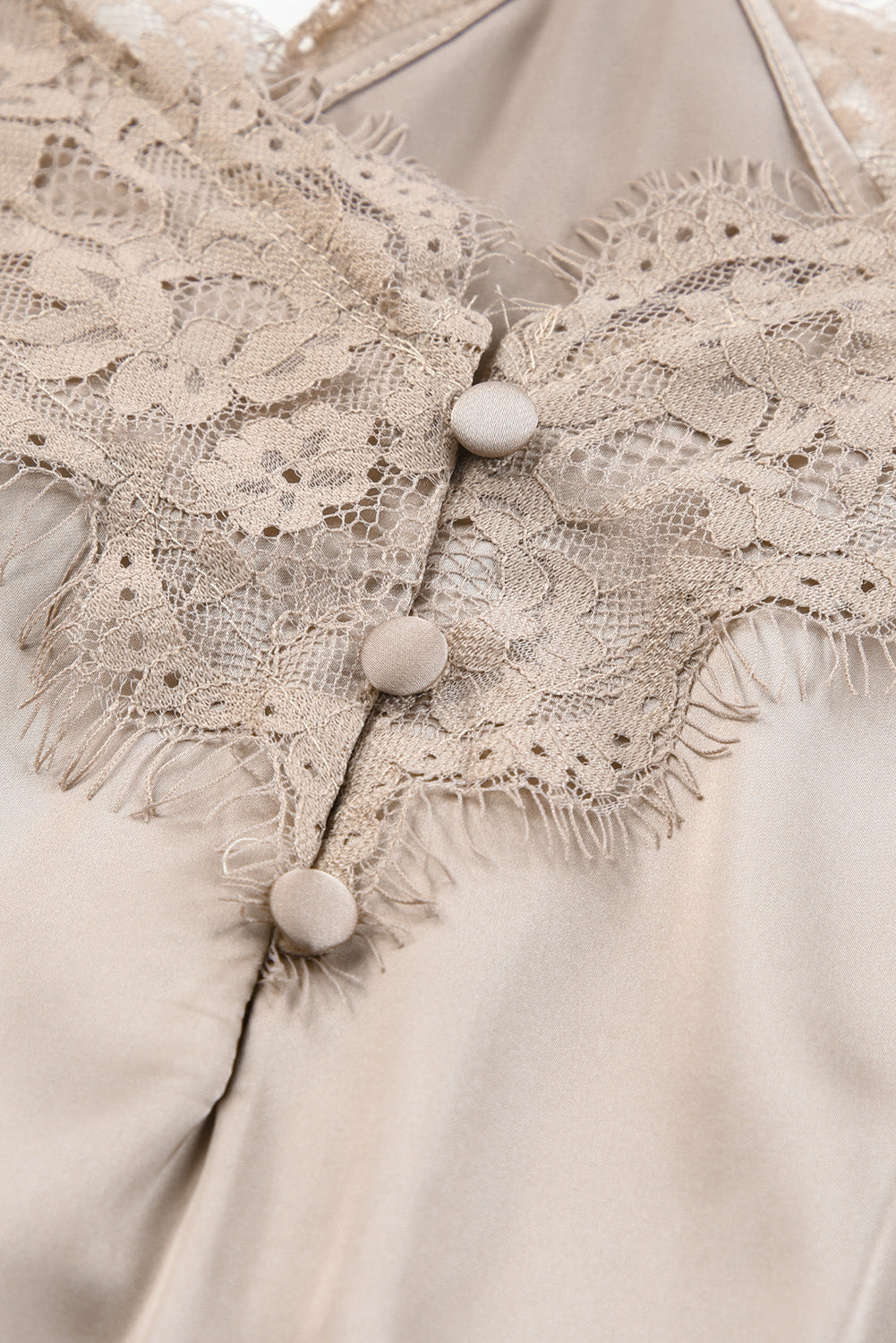 Body boutonné à bretelles spaghetti et bordure en dentelle