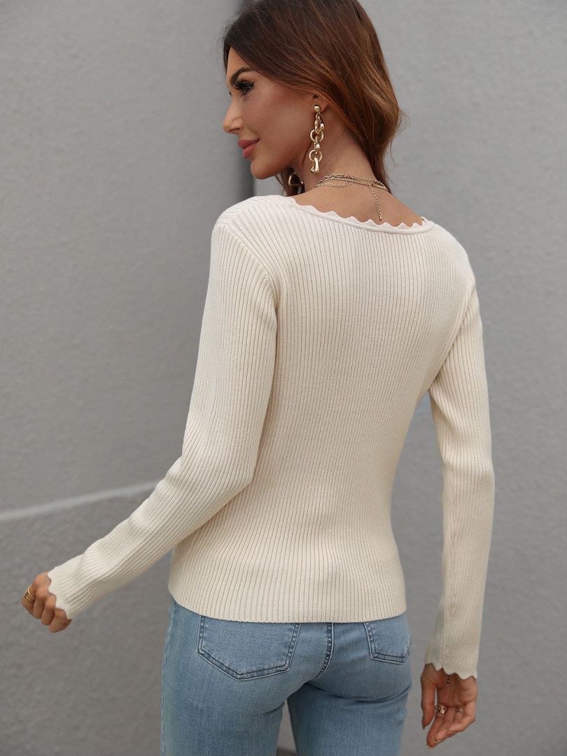 Geripptes Stricktop mit V-Ausschnitt
