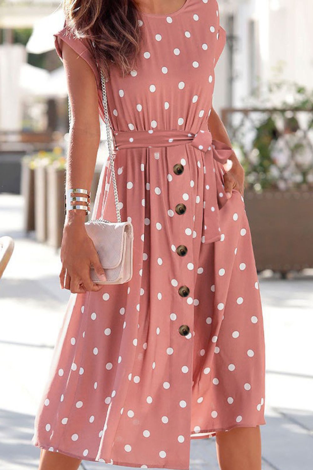 Robe à pois et col rond avec poches