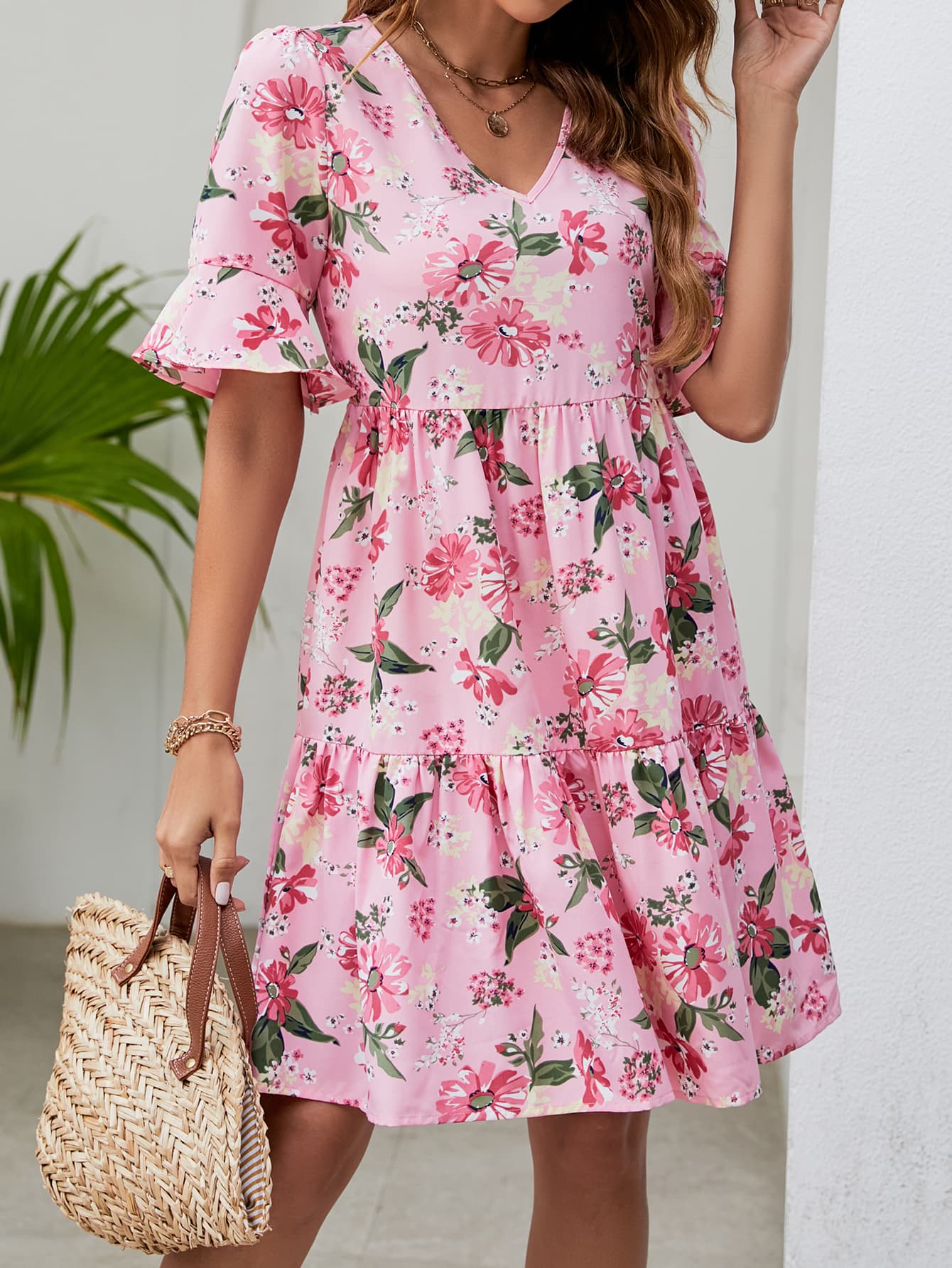 Robe imprimée à col en V et longueur genou