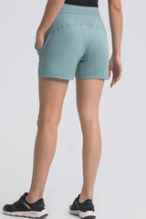Aktive Shorts mit Taillenschnürung