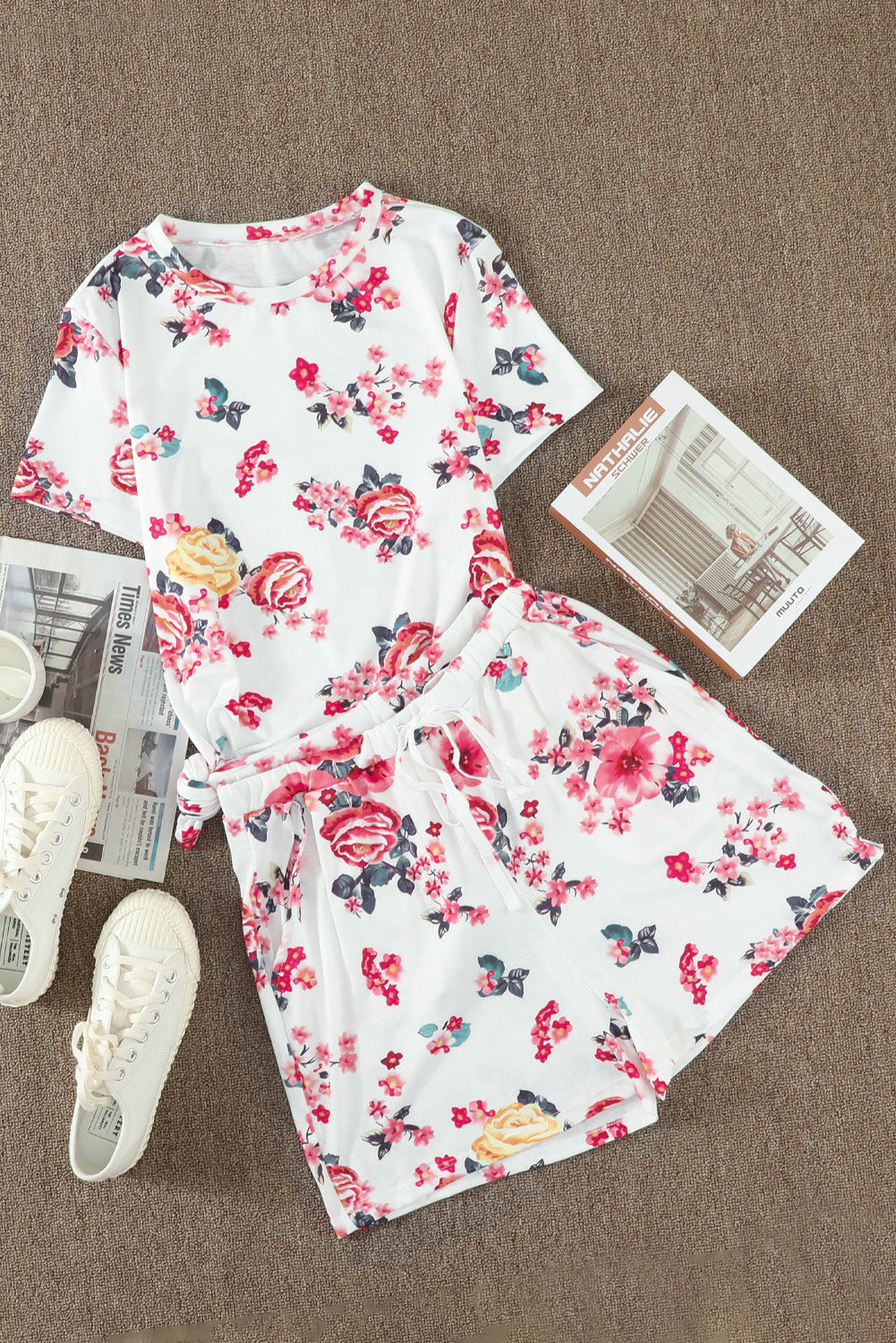 Lounge-Set mit T-Shirt und Shorts mit Kordelzug in der Taille