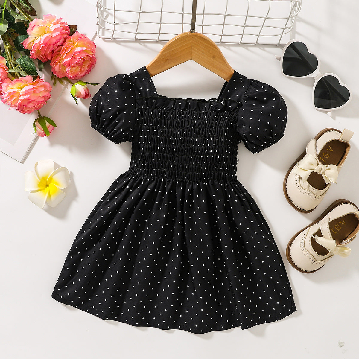 Robe smockée imprimée à col carré