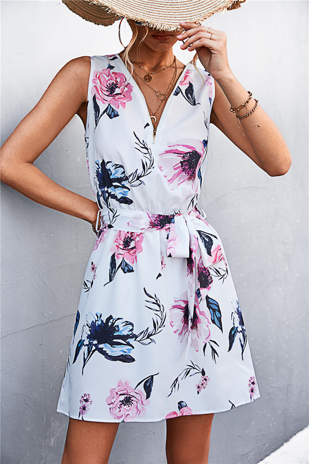 Robe sans manches à ceinture et détails zippés imprimés