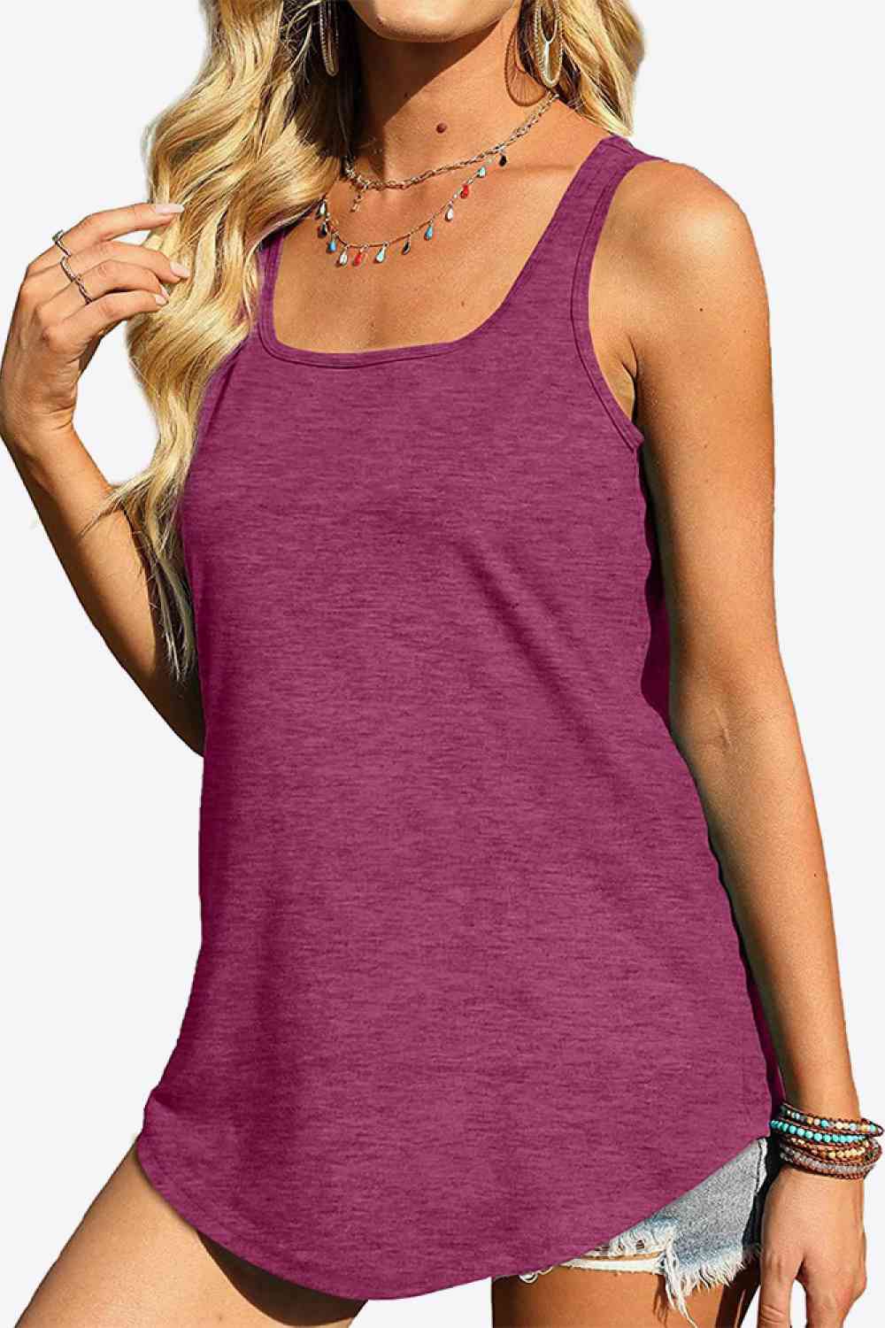 Tanktop mit abgerundetem Saum und quadratischem Ausschnitt