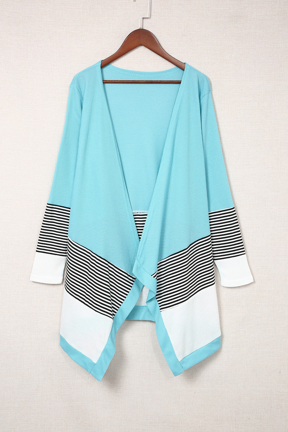 Gestreifte Strickjacke mit Farbblockdesign und offener Vorderseite