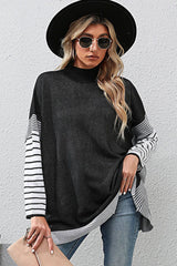 Gestreifter Strickpullover mit Stehkragen und Dolman-Ärmeln