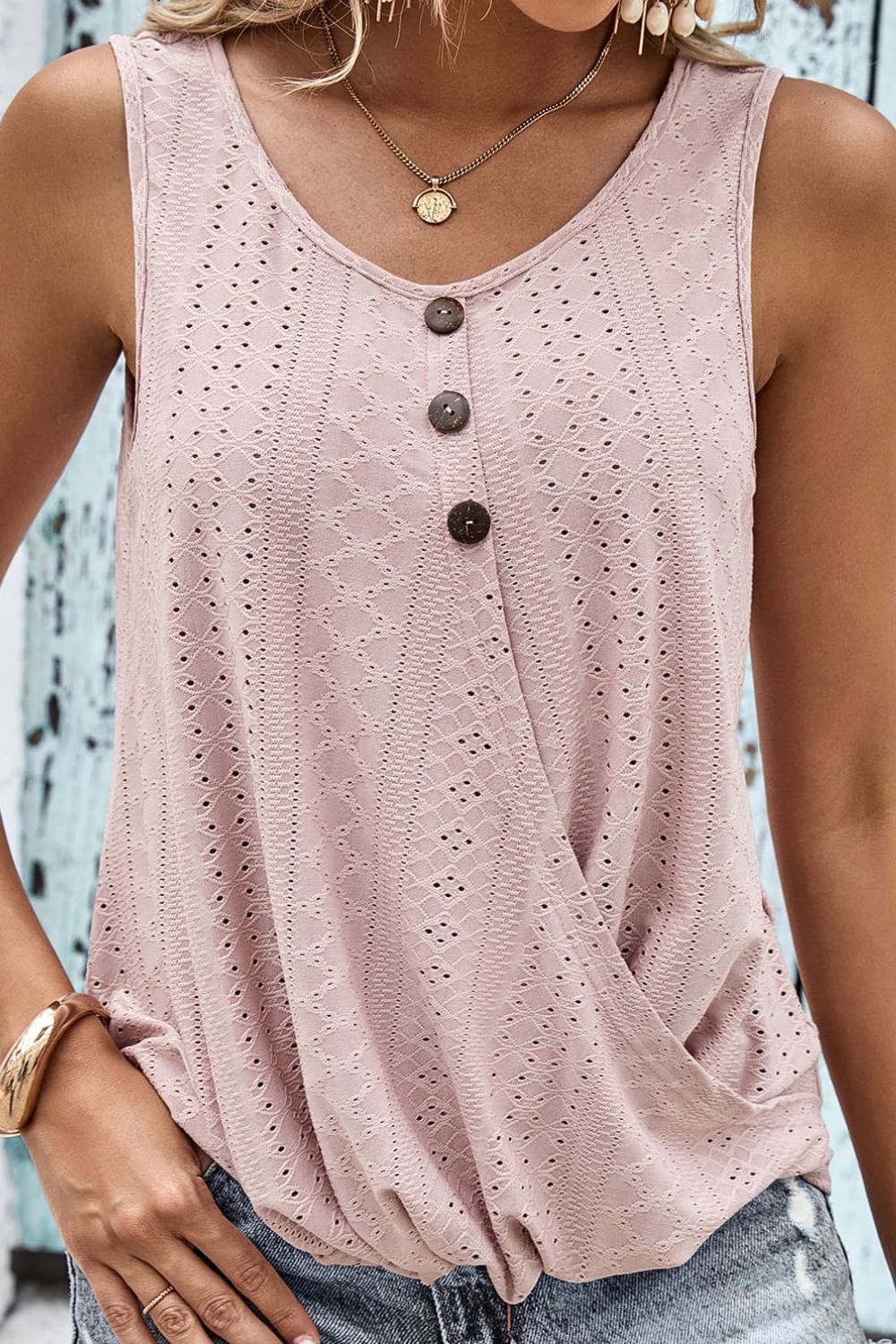 Tanktop mit dekorativem Knopfsaumdetail und Ösen