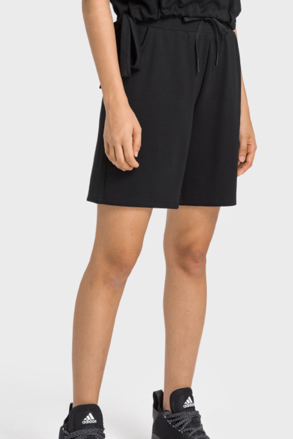 Sport-Bermudashorts mit elastischem Bund und Kordelzug